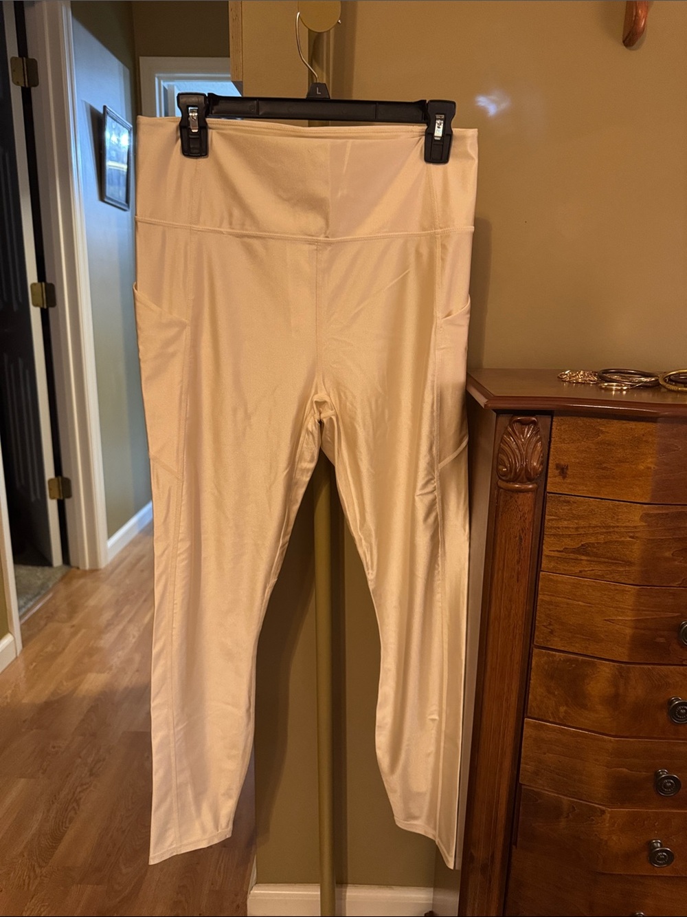 Fabletics Cream High-Waist Leggings with Side Pockets